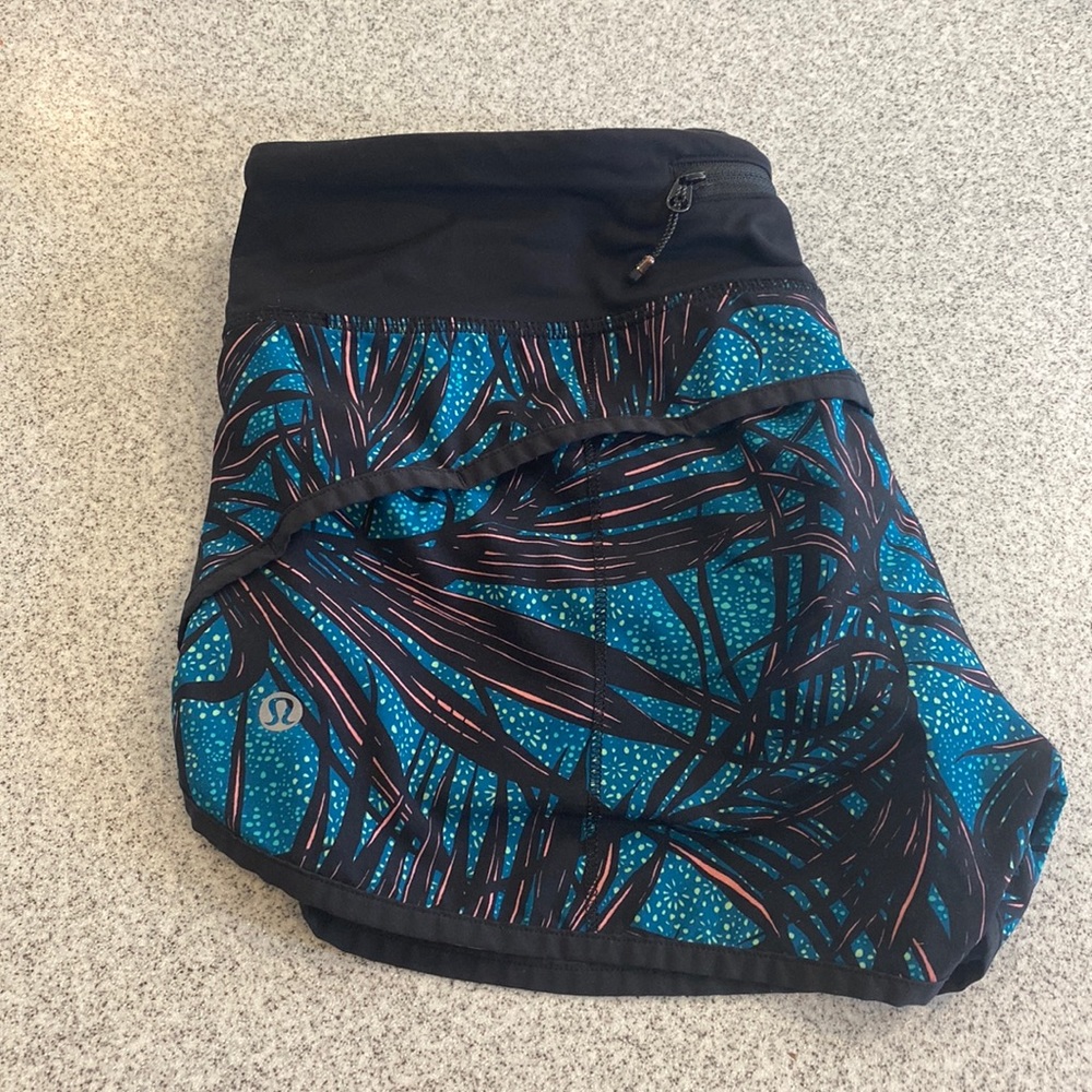 Lululemon Speed up short size 6